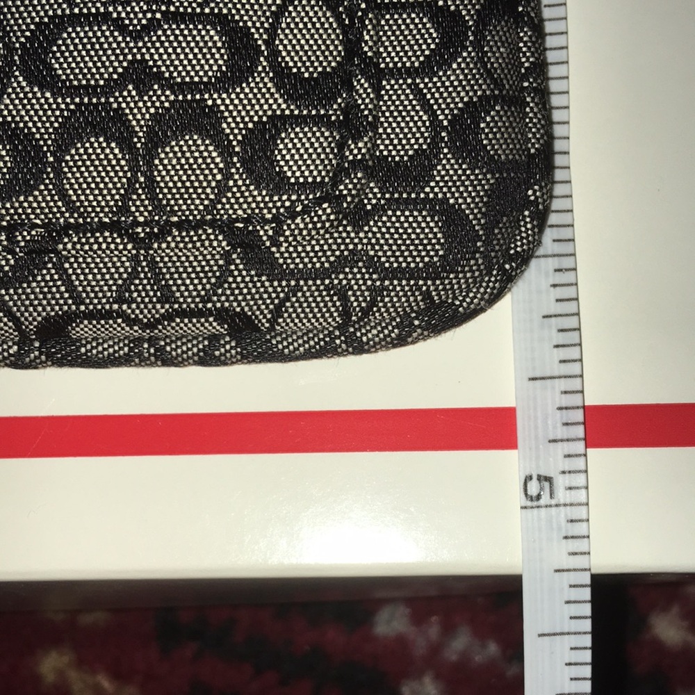 Coach wristlet - Picture 4 of 5